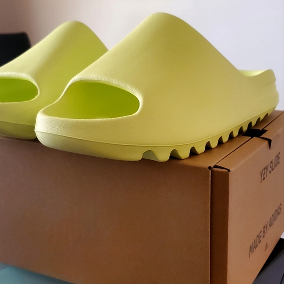 Yeezy Slides Size 10 Glow Green